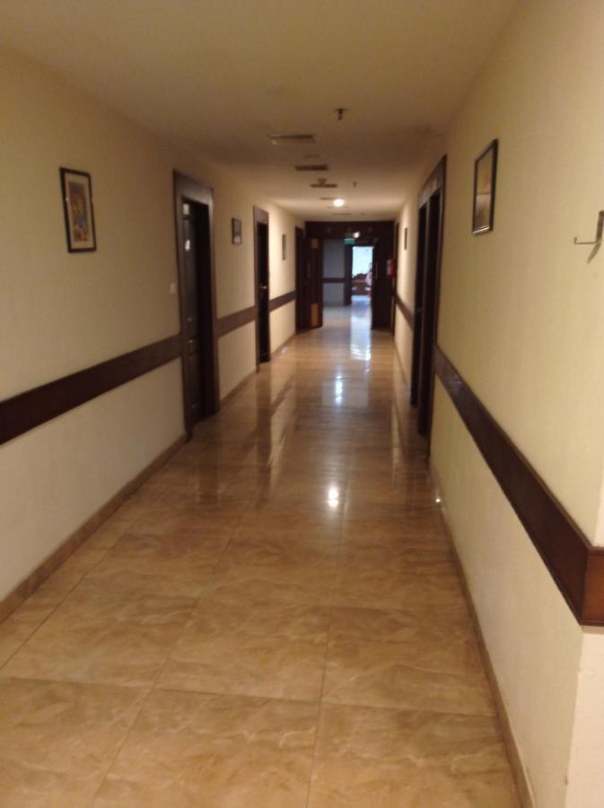 Hotel Emerald Regency Puthupalli Экстерьер фото